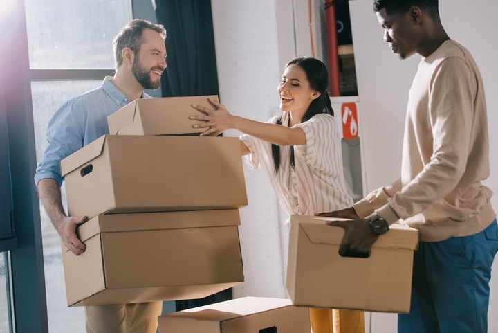 7 Tricks to Convince Your Friends & Family to Help You Move