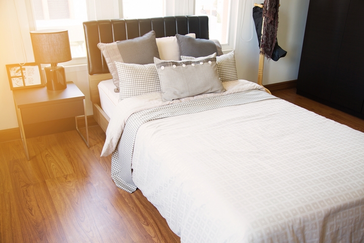 7 Essential Furnishings for a Comfortable Guest Bedroom